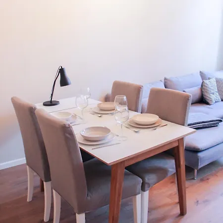 Luxury Renovated - 600 Mbit - 64 M2 - 65 Inch Tv Apartment Riga